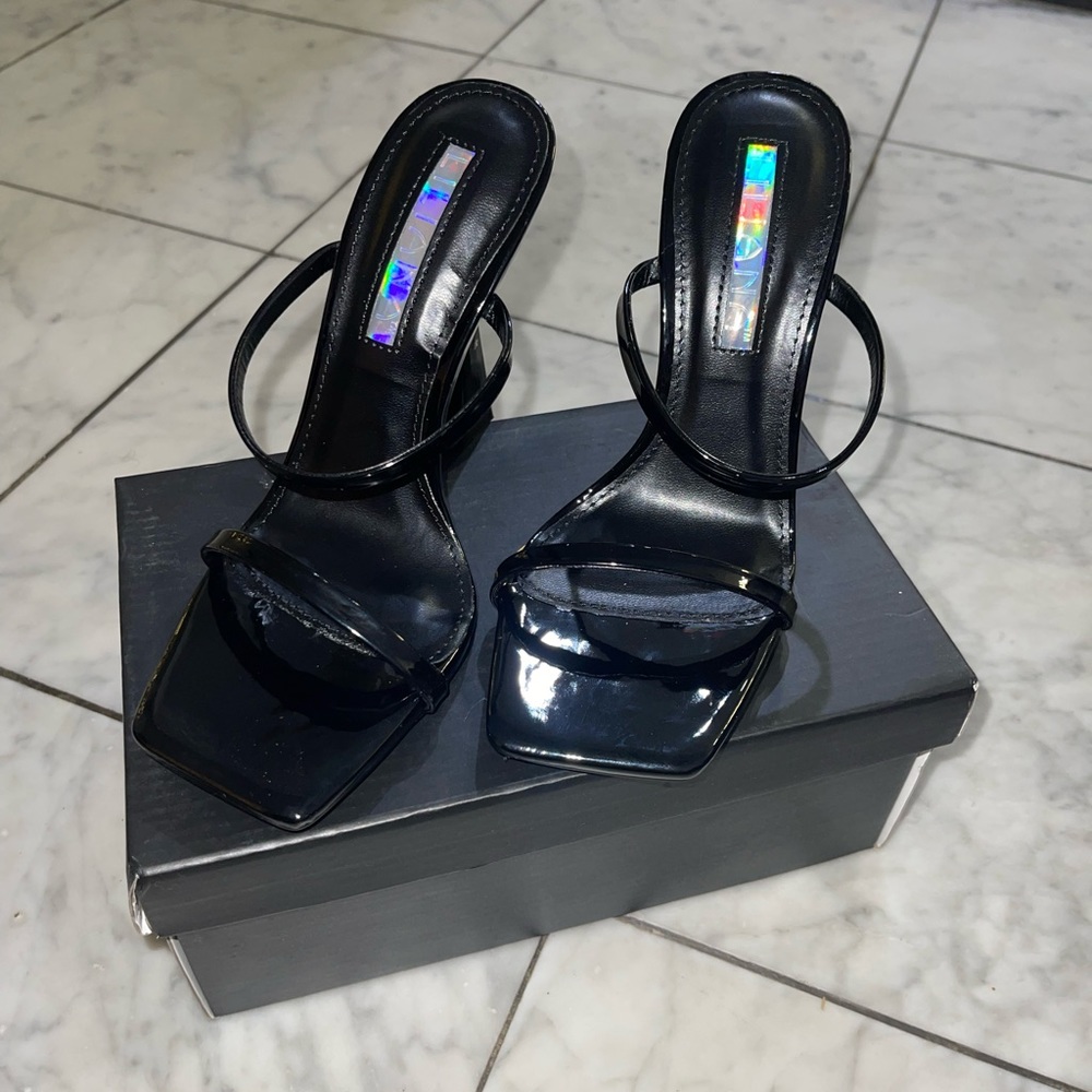 Black highheels brand new never worn